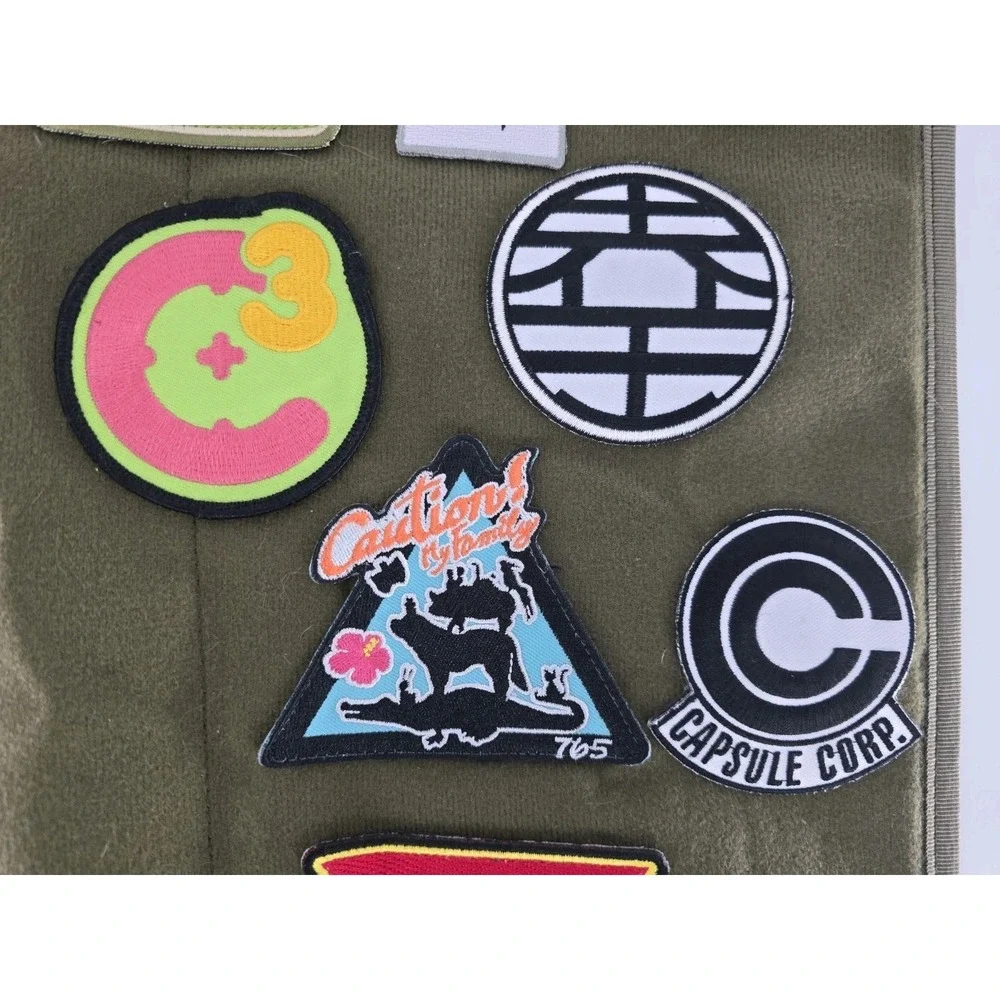 26 Lot AWESOME Hook And Loop Patches! W/ Patch Board - Anime,‎ 765, Army, Cat
